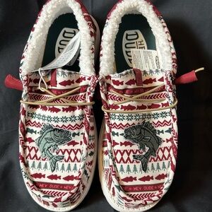 Hey Dude fish Patterned Shoes. New men’s size 9